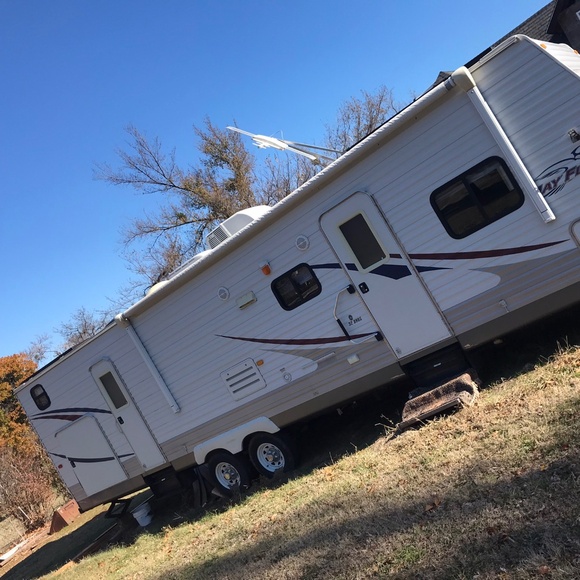 Home , trailer home with solar  system - Picture 1 of 3